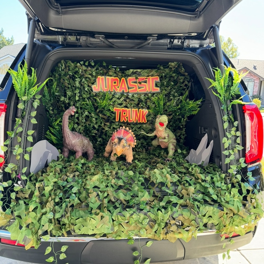 Jurassic Park Trunk or Treat decor